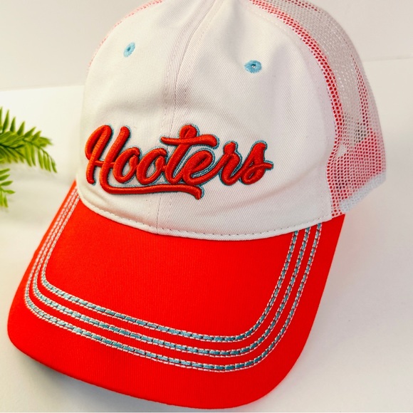 HOOTERS Cursive Design Stripe Ponytail Mesh Baseball Cap Hat NWT - Picture 5 of 15